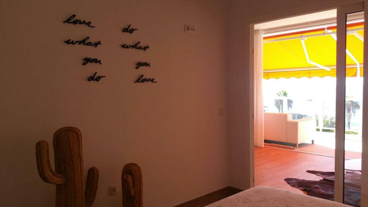 Beachfront Los Cristianos Apartment Arona  Exterior photo